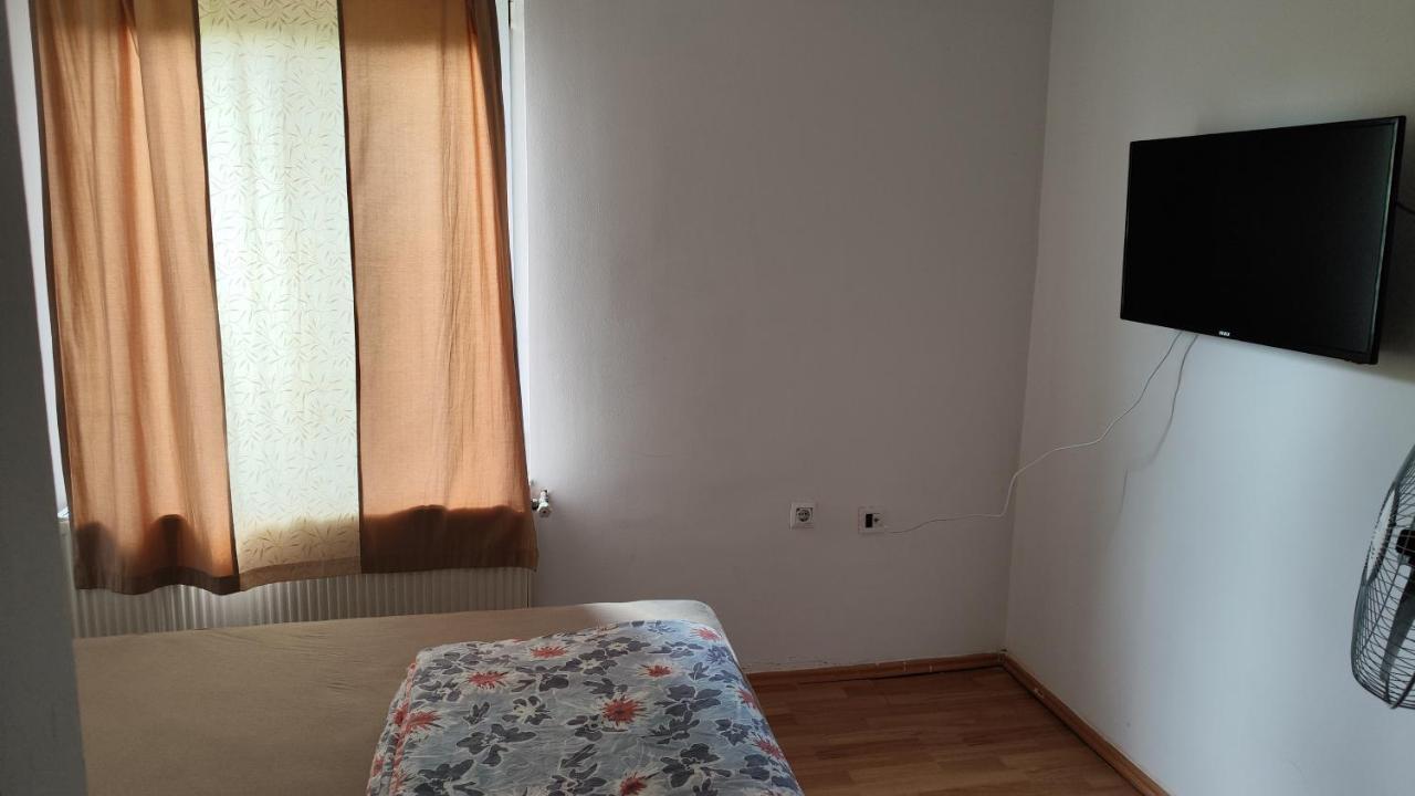 סראייבו Saray Downtown Apartment Private Parking Free Wifi מראה חיצוני תמונה